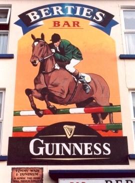 1m53: poney connemara que les irlandais n'oublieront jamais, gagnant international avec Tommy Wade, en particulier au Dublin Horse Show de 1963: http://www.youtube.com/watch?v=C4y7ZLWFs8w